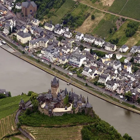 Classic Style Near River Moselle كوتشيم